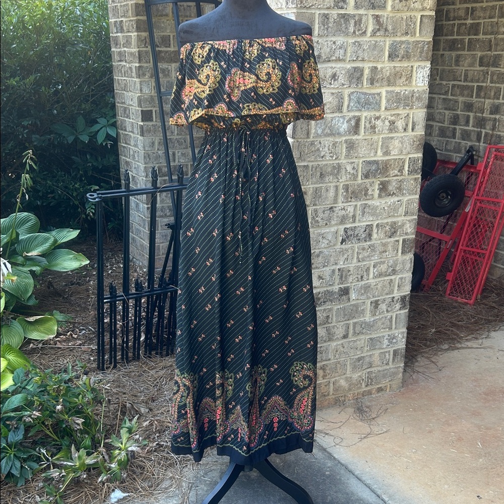 Vintage Tammy Sz S Boho Off Shoulder Black and Gold Maxi Dress EVC
